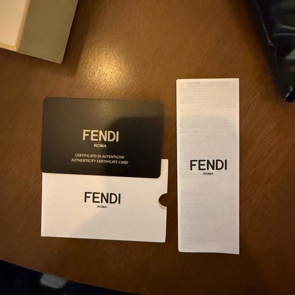 Fendi sunglasses - Picture 6 of 6